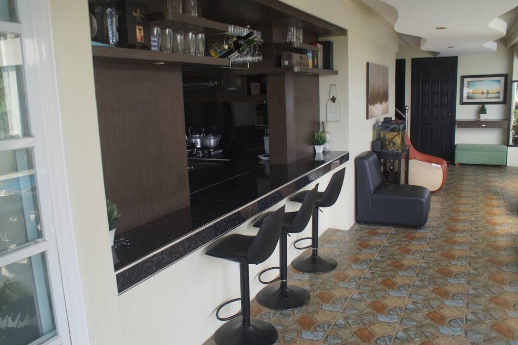 Avana Hills Tagaytay Villa Tagaytay City Eksteriør billede